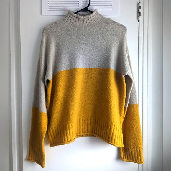 Color block cozy sweater - Picture 1 of 4